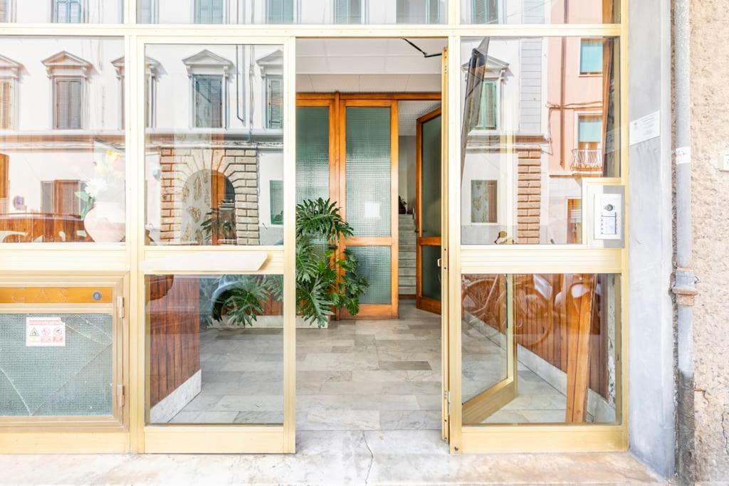 Casa Etruschi - Appartamento Con Posto Auto ลีวอร์โน ภายนอก รูปภาพ