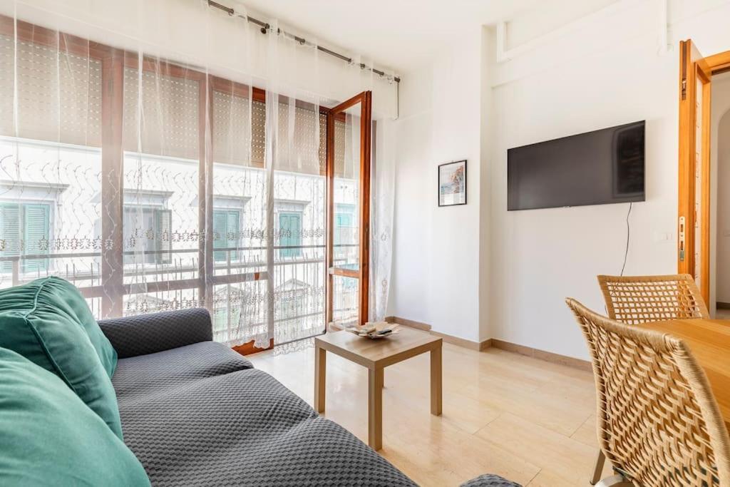Casa Etruschi - Appartamento Con Posto Auto ลีวอร์โน ภายนอก รูปภาพ