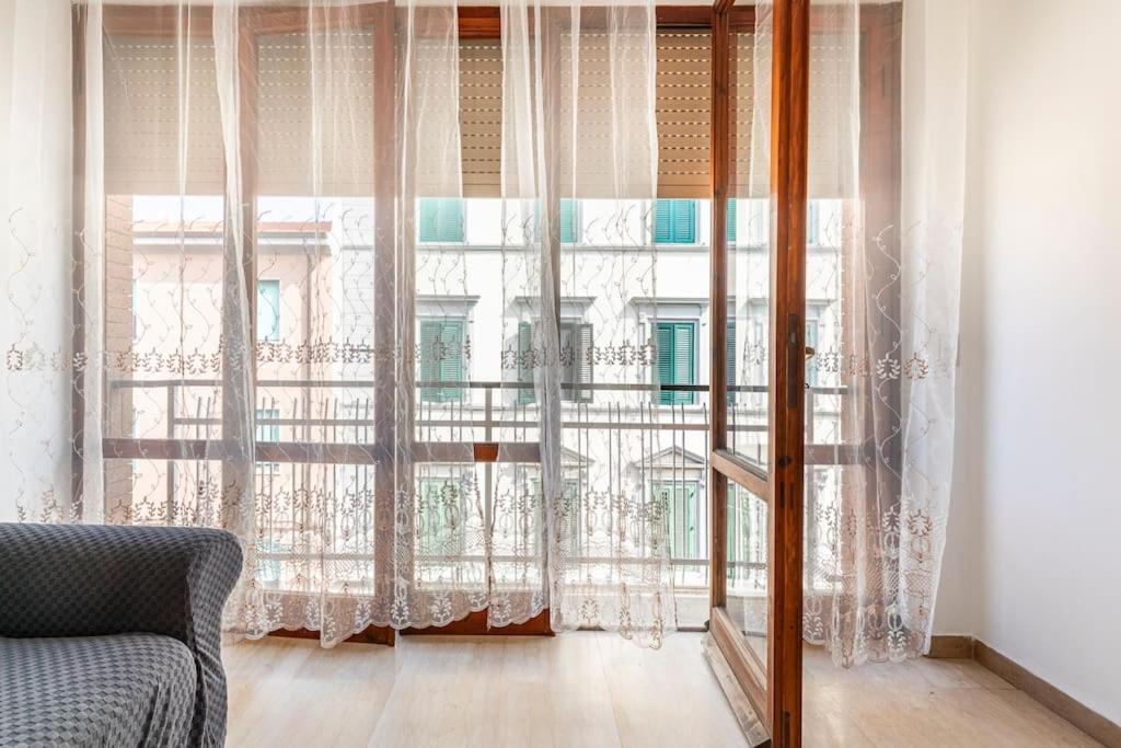 Casa Etruschi - Appartamento Con Posto Auto ลีวอร์โน ภายนอก รูปภาพ